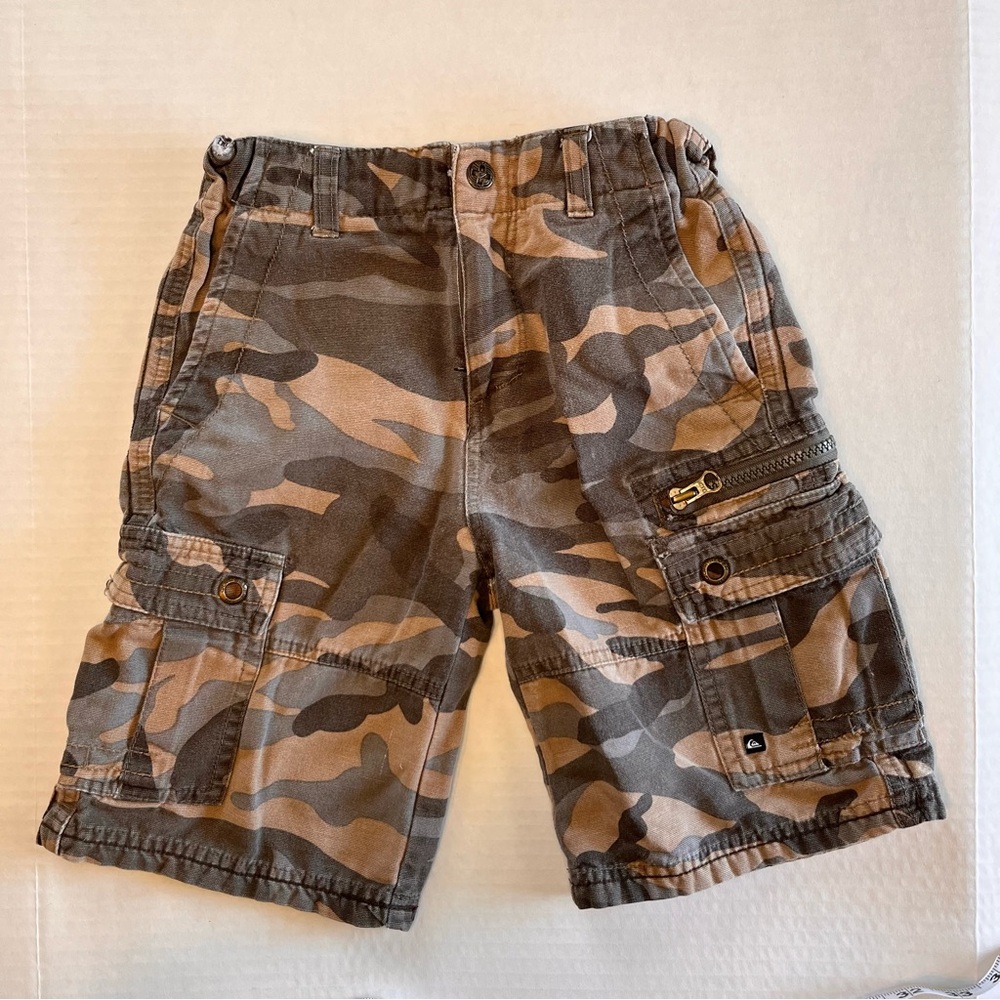 Vintage Y2K Quicksilver Kids Camo Cargo Shorts Size 5/6